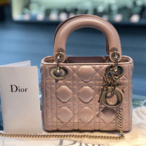 Millennials Selling Designer Handbags at the Pawnshop