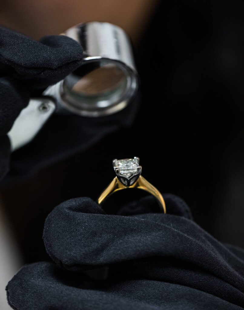 Pawning Your Gold and Diamond Jewellery: A Seller’s Guide